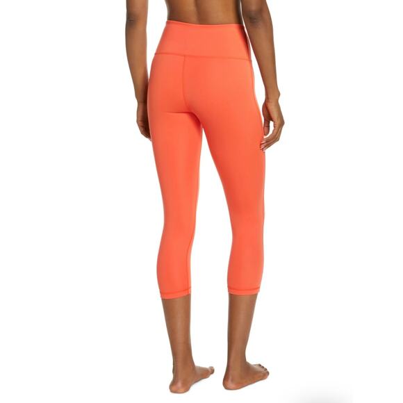 Zella NWT Studio Lite Crop Leggings Red Firelight Sz Small - Picture 2 of 6